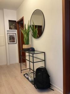 Spacious 65sqm private flat, New and fully equipped kitchen with dining room, Direct Bus to Messe