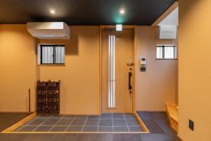 難波站走路8分鐘包棟別墅 絕佳地理位置 最大16人