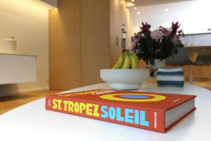 Appartement 6 personnes moderne & épuré vue latéral mer à Knokke avec parking by La Conciergerie