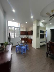 Ductaigallerys Entire Apt & Heart of Bui Vien