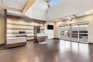 Days Inn by Wyndham Airdrie