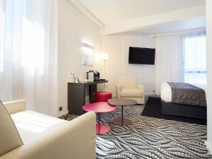 Hotels Kyriad Paris Ouest - Bezons La Defense : photos des chambres