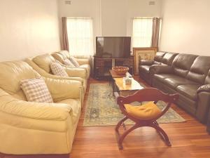 Spacious Luxe Rooms - Prime location in Earlwood & close to shops