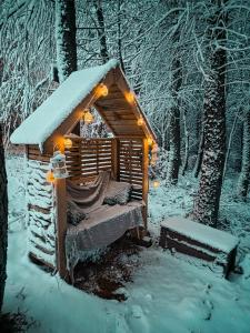 Jurty z widokiem, prywatna balia- DZIKOLAS GLAMPING