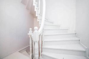 Private house with 4 separate apartments