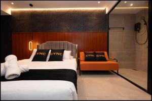 7-10mins subang airport dk impian 2 Room 2-4pax