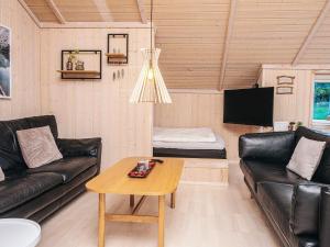 8 person holiday home in Ebeltoft-By Traum