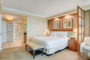 MGM Signature 1BR Condo with Strip & Pool Views