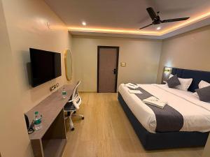Mio Business Hotel in Madhapur with 24 Hours Stay