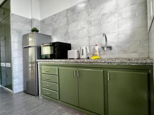 Cozy & Stylish 2BR - Near Arribat Center Mall