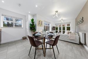 2BR Work Crew, 2 Parking Spaces Available