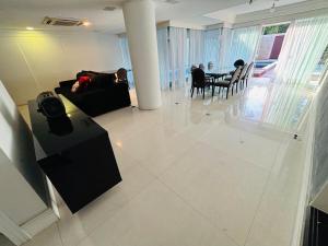 Mansão de condomínio na Barra da Tijuca