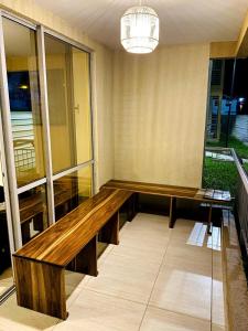 Con piscinas y jacuzzis, apto de lujo y muy dotado cerca al centro de Villeta