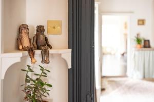 Stunning 8-Bedroom Home in Painswick