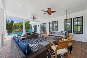 PALM2905: 2905 Palm Blvd.