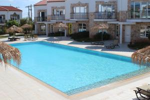 Villa mit Pool in Makry Gialos - Grapevine, 200 Meter zum Strand