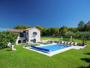 Villa on Krk with Pool and Outdoor Kitchen