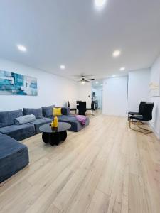 Modern Hollywood Beach Retreat 2BDx2BTH - Games, WiFi, AC