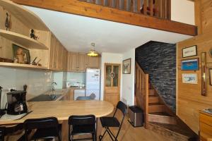 Appartement familial au Revard vue sur le jardin denfant et pistes