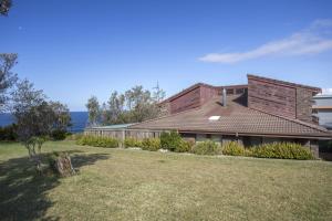 Stunning Clifftop Location - gorgeous ocean views