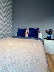 Close to Chopin airport, Moduo Cybernetyki, free parking by Cosmo Spirit