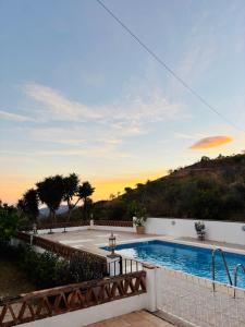 La Mimosa, beautiful villa with swimming pool and sea view