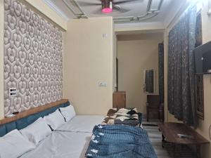 Shri Radhakunj Guest House