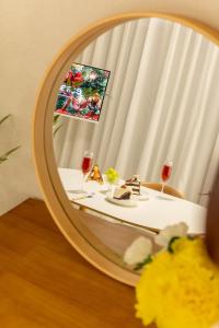 Hapjeong Station 6 minutes Hongdae Yeonnam