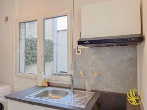 F2 Rénové pour Voyage dAffaires ou Duo Romantique