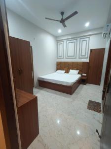The Holiday Inn