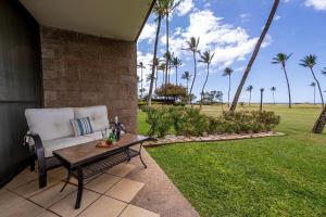 Kauhale Makai 114 · KM 114 2BD w Ocean Views AC Pool Near Beach