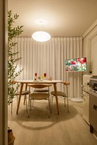 Hapjeong Station 6 minutes Hongdae Yeonnam