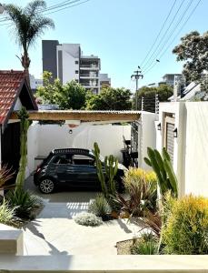 Chic & Modern Victorian Oasis in Sea Point