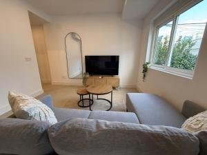 NEW - Old Town Modern Apartment Close to Beach