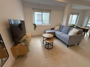 NEW - Old Town Modern Apartment Close to Beach