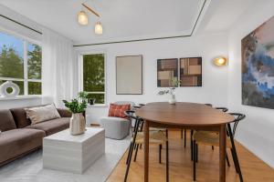 Bright & Spacious Stay for Families and Friends