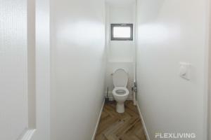 Modern room in spacious T7 in Paris 20