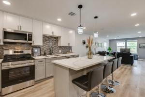 Updated Home with Hot Tub in Houstons Northside!