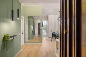 La Carezza dei vicoli Oro e Malva