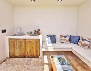 New Luxury Design Private Roof top Pool Walkable