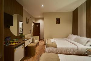 PANORAMA view pyramids