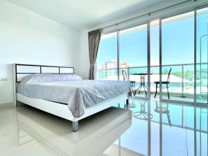 Bangsaray Beach Condo B421 บางเสร่ บีช