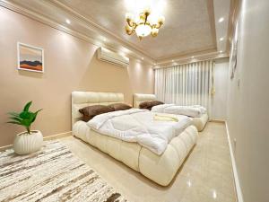 Luxury 3 Bedrooms Nile View Retreat with Private Jacuzzi
