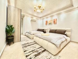Luxury 3 Bedrooms Nile View Retreat with Private Jacuzzi