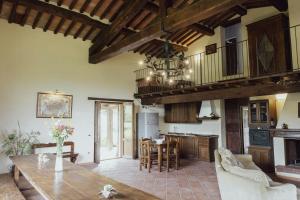 Panoramic Villa Between Umbria And Tuscany
