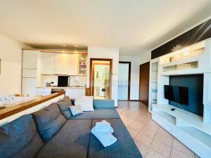 Orchidea Apartment - Ampiezza in residence esclusivo con tre piscine e un bar a 200m dal Lago