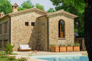 Historic Villa With Pool In Umbrian Hills