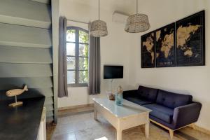 Cozy mezzanine dans bel immeuble HP Les Oliviers-4