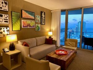 LYFE on the Beach 25th floor 1 bed unit with Oceanview