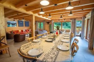 Magnifique Chalet CLEMALOU très grand confort 14-15 pers avec jacuzzi